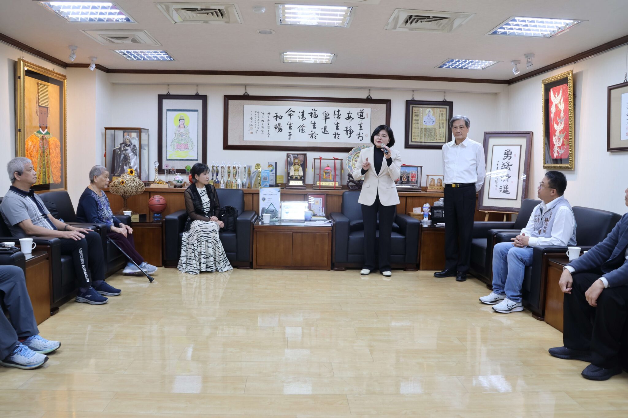 金黛敏女士捐贈雲縣救護車1部  縣長張麗善致上謝意