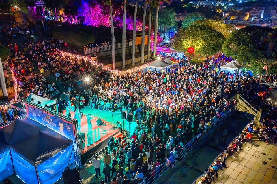 2026彰化月影燈季繽紛登場 八卦山風景區變裝成跳跳馬戲團 櫻桃小丸子陪伴大家歡樂迎接新年