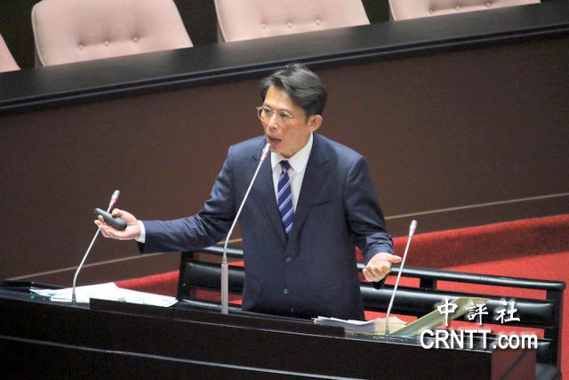 賴清德批藍白修法荒唐　黃國昌回敬厚臉皮