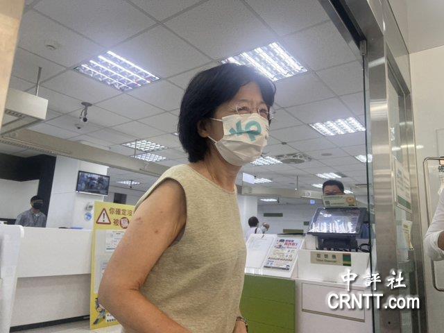 柯妻陳佩琪現身銀行　急籌錢繳交保金7千萬