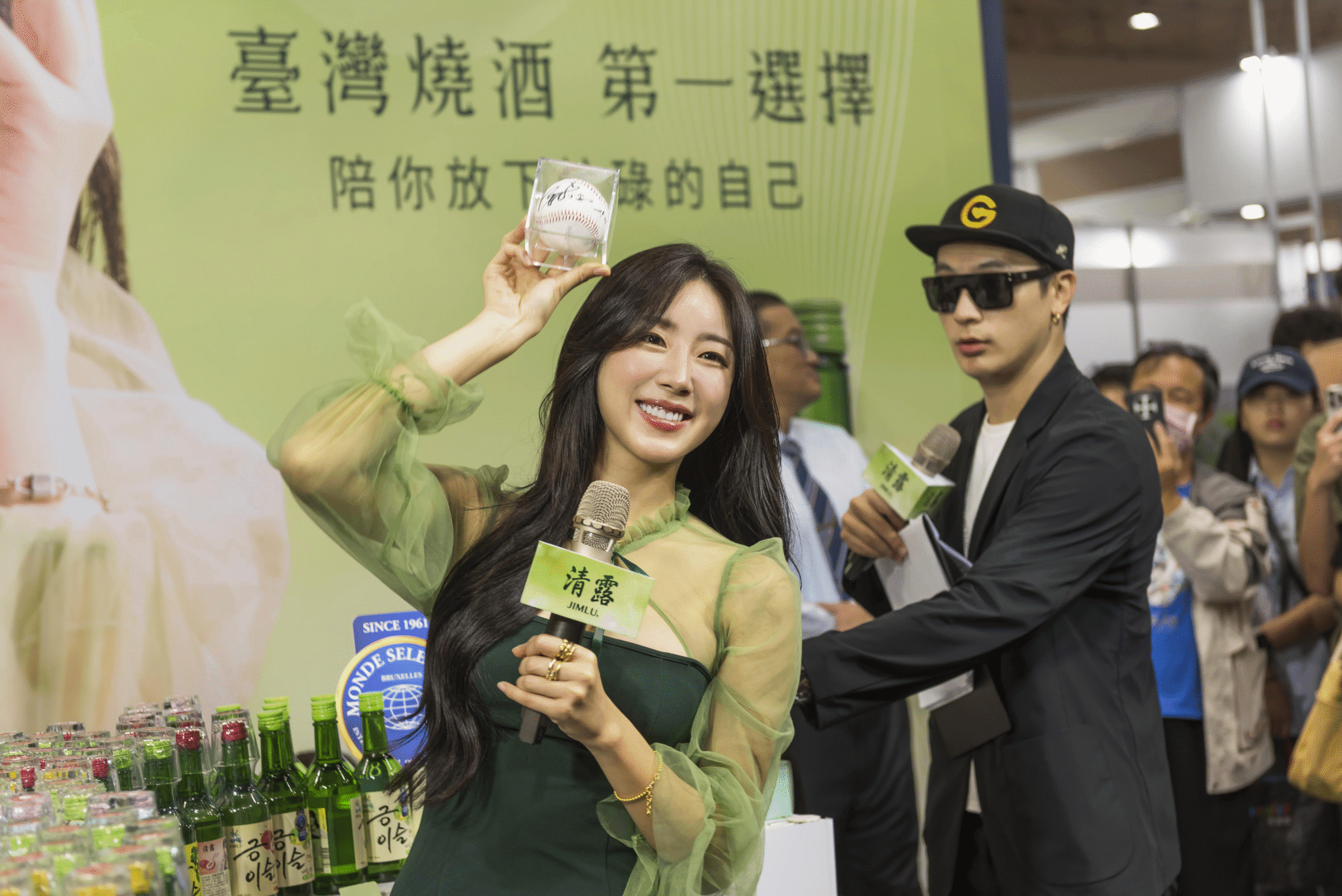 清露x安芝儇見面會　享受微醺時刻與粉絲近距離乾杯