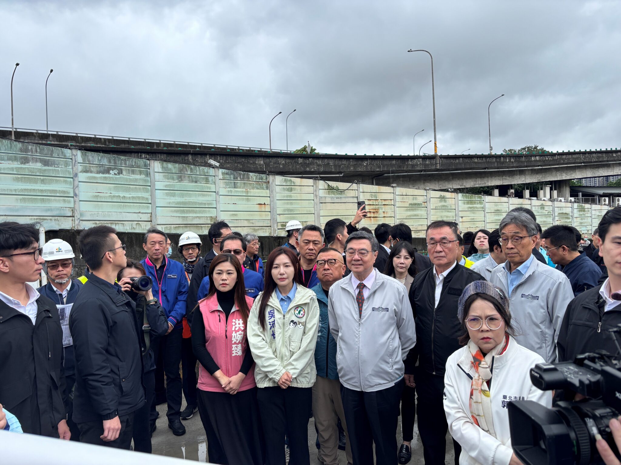 李四川陪同卓揆視察第一果菜市場 中央地方聯手補助冷鏈與拍賣系統建置