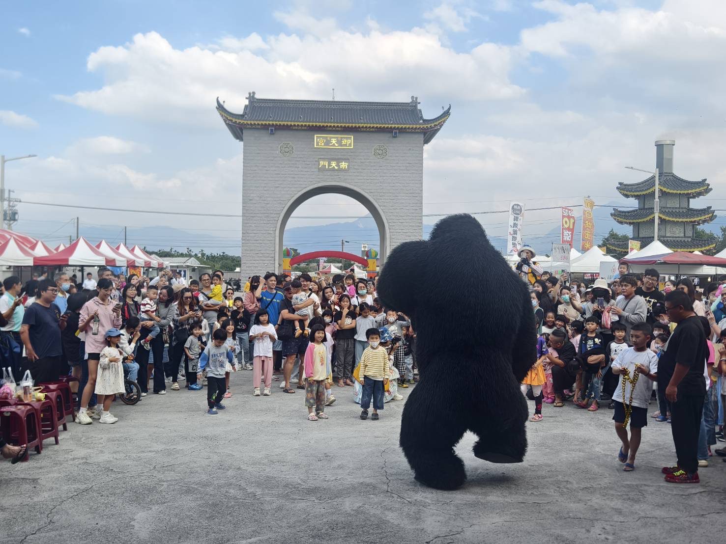 御天宮宮慶　南天門好熱鬧　小猴子最開心 —親子園遊會   專訪，林勝利董事長，一條不一樣的宮廟之路