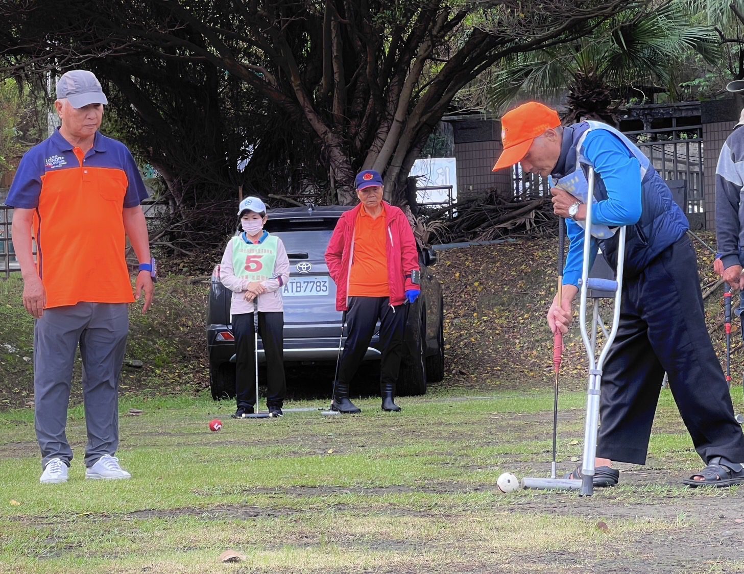 草地上的千歲紅白攻防戰　基隆長青盃秋季槌球賽熱力開打