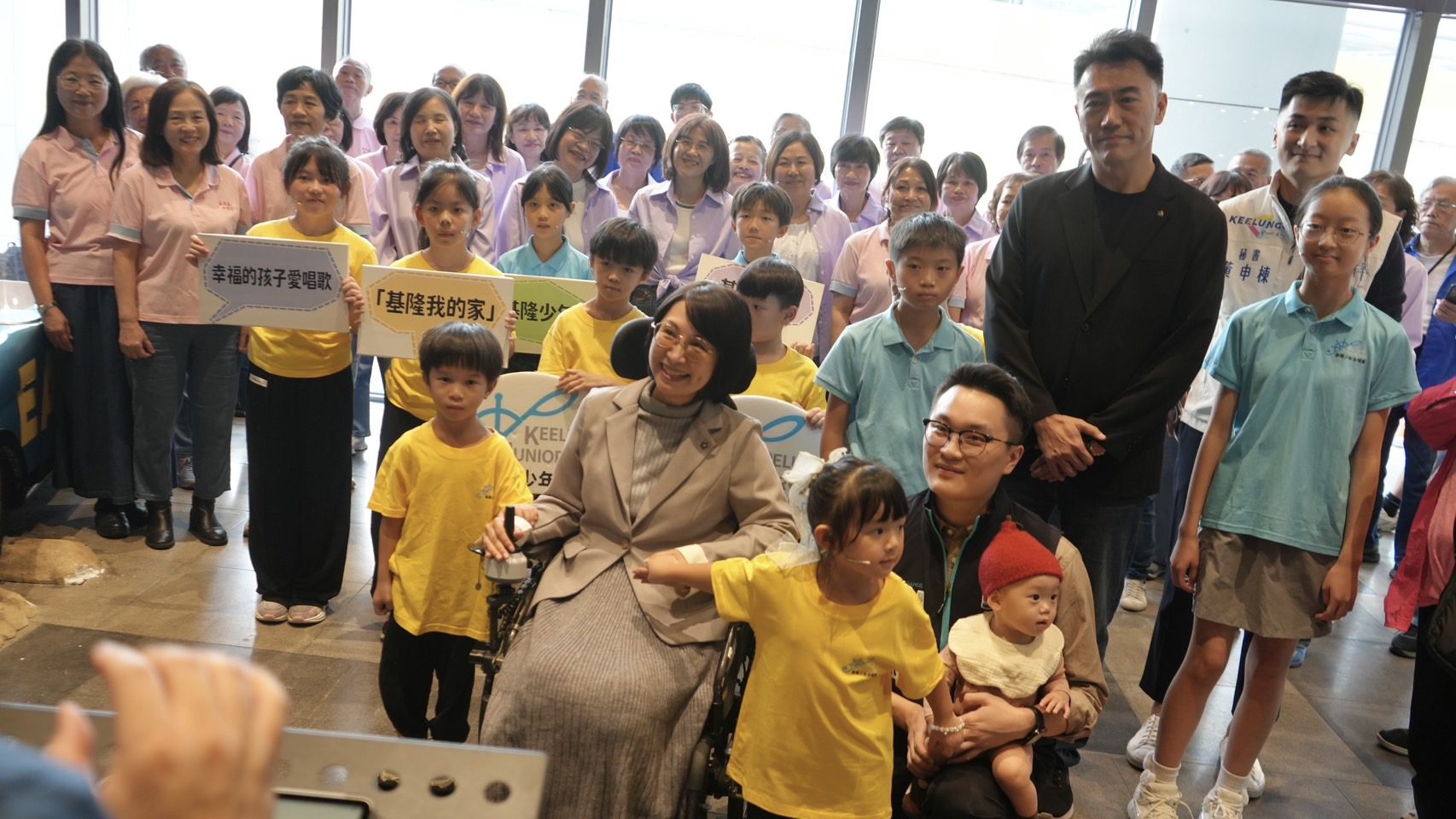 基隆公益快閃為社福拉票 立委林沛祥邀民眾投下愛心 基隆公益快閃為社福拉票 立委林沛祥邀民眾投下愛心