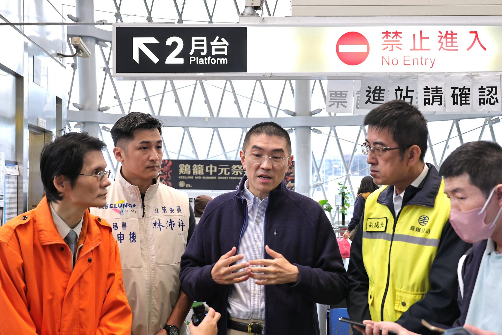 通勤不再「等嘸車」?謝國樑督促台鐵透明通報、加強應變效率 通勤不再「等嘸車」?謝國樑督促台鐵透明通報、加強應變效率