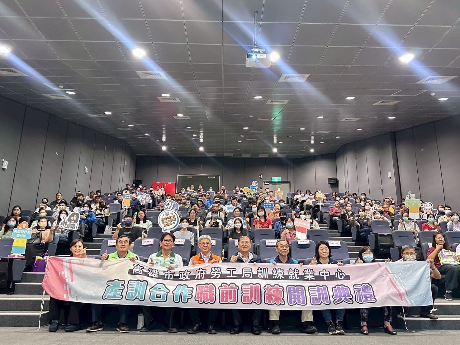 產訓合作創新機　高市職訓班學長姊　期勉接棒新鮮人