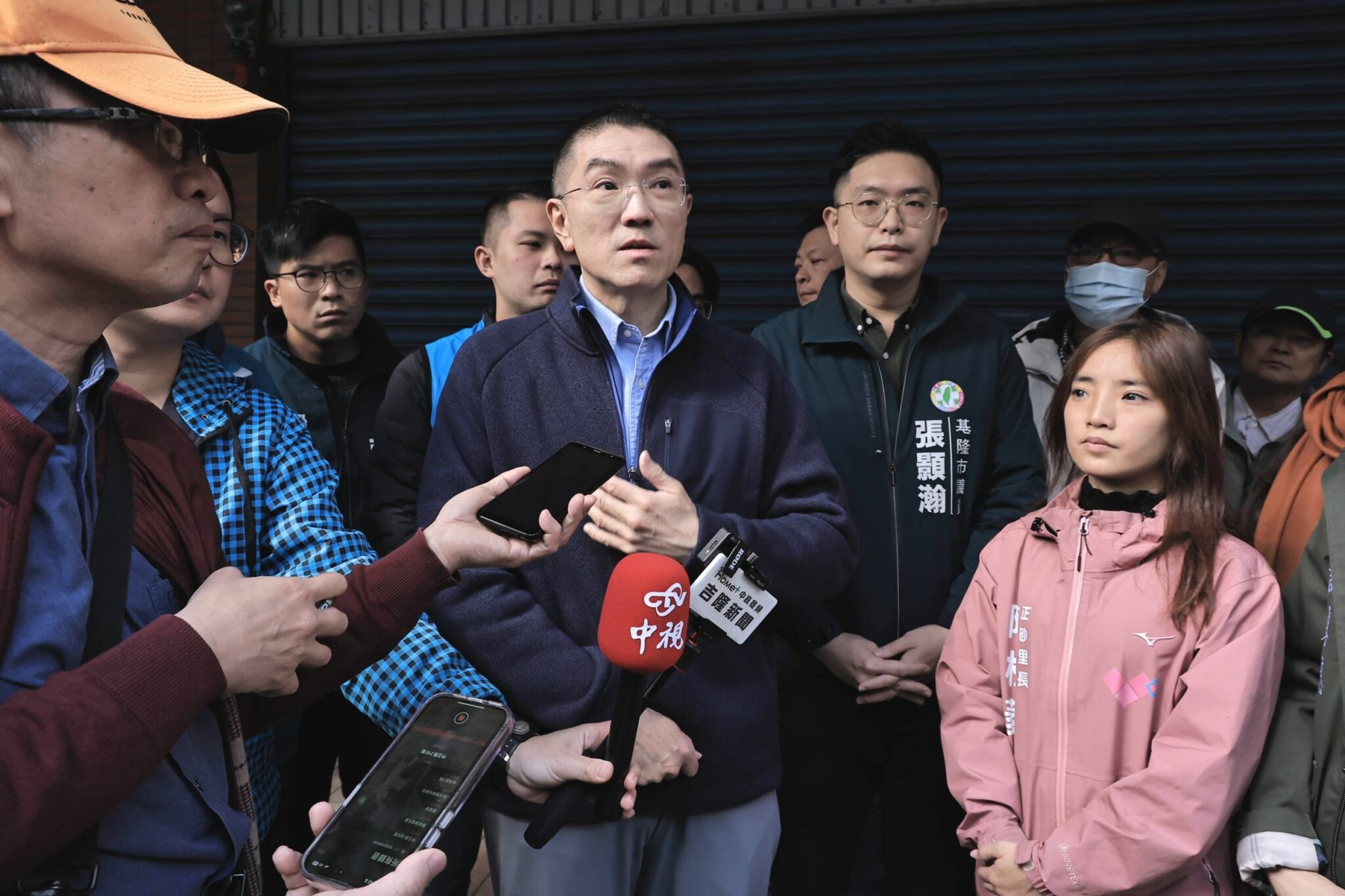 謝國樑會勘中正路危險路口 指示一週內評估設置紅綠燈與標線