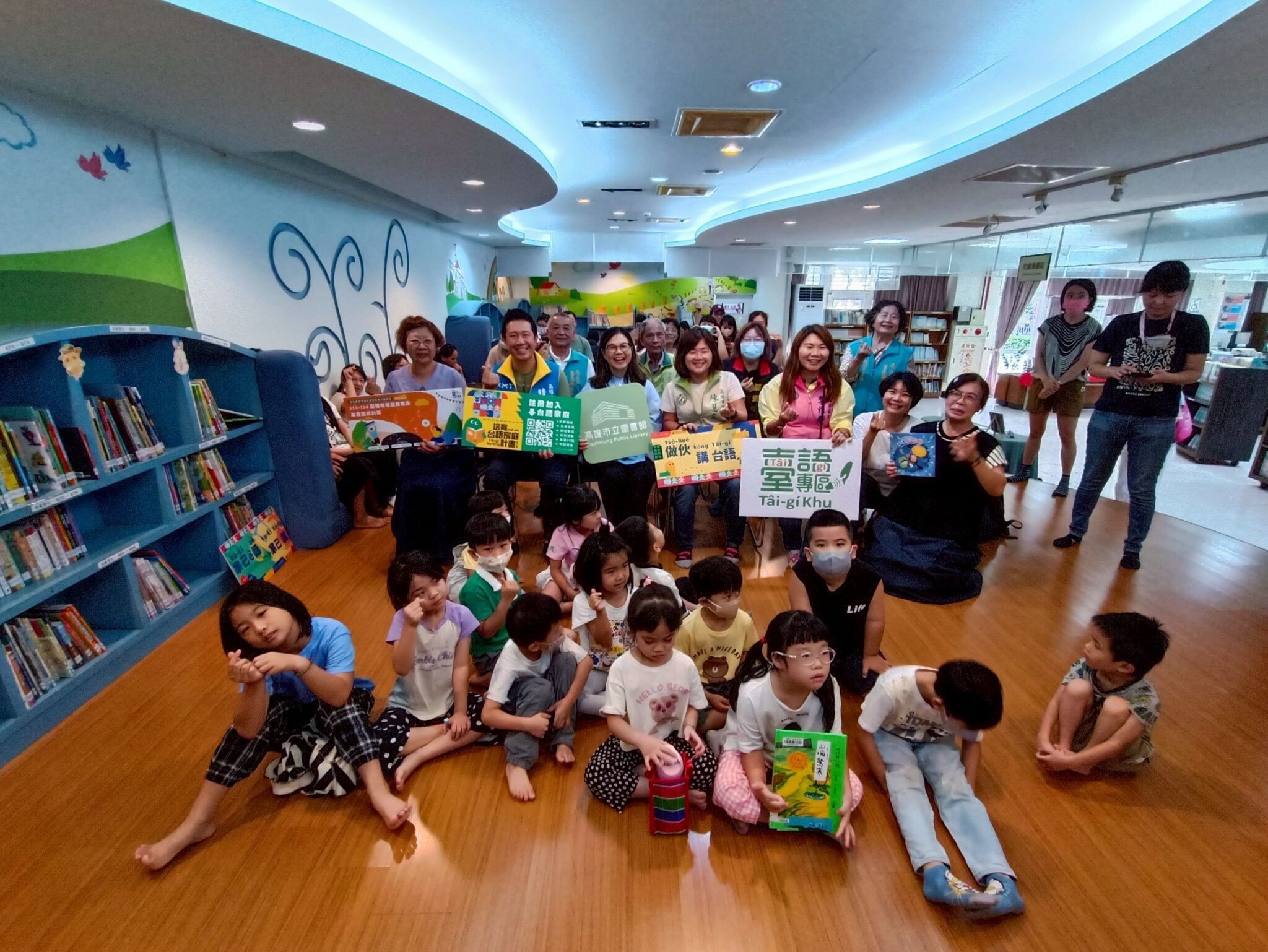 高市圖鳳山二館「臺語專區」啟用 母語閱讀添亮點　台語說故事熱鬧登場