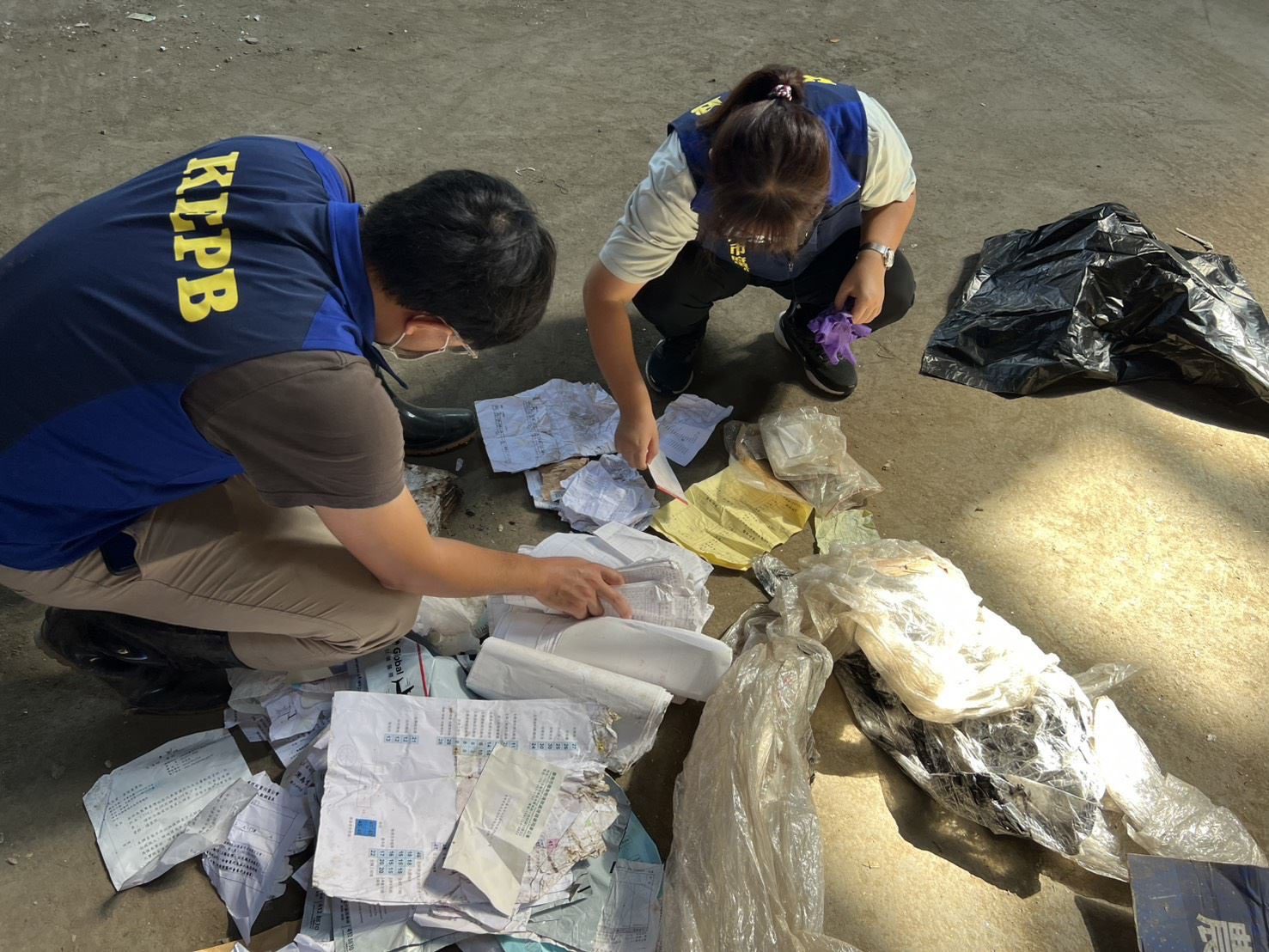 髒亂點地主勿心存僥倖 環保局代為清除並依法求償 髒亂點地主勿心存僥倖 環保局代為清除並依法求償