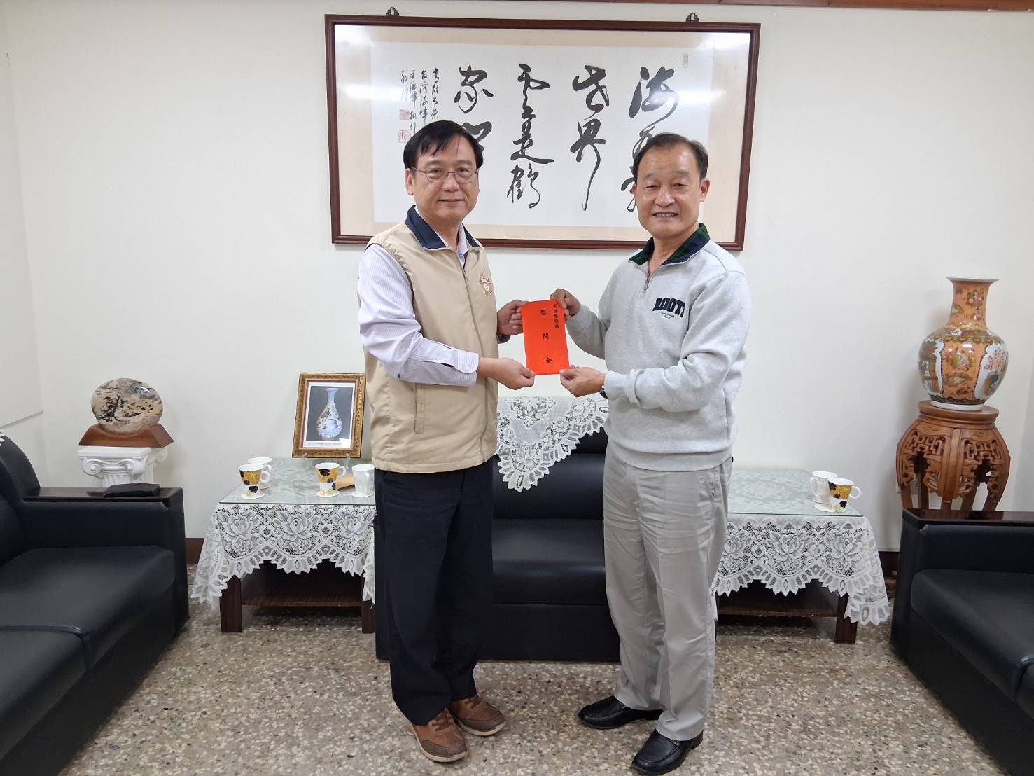 欣桃天然氣公司送暖南台灣　慷慨捐助高雄市榮民服務處善款