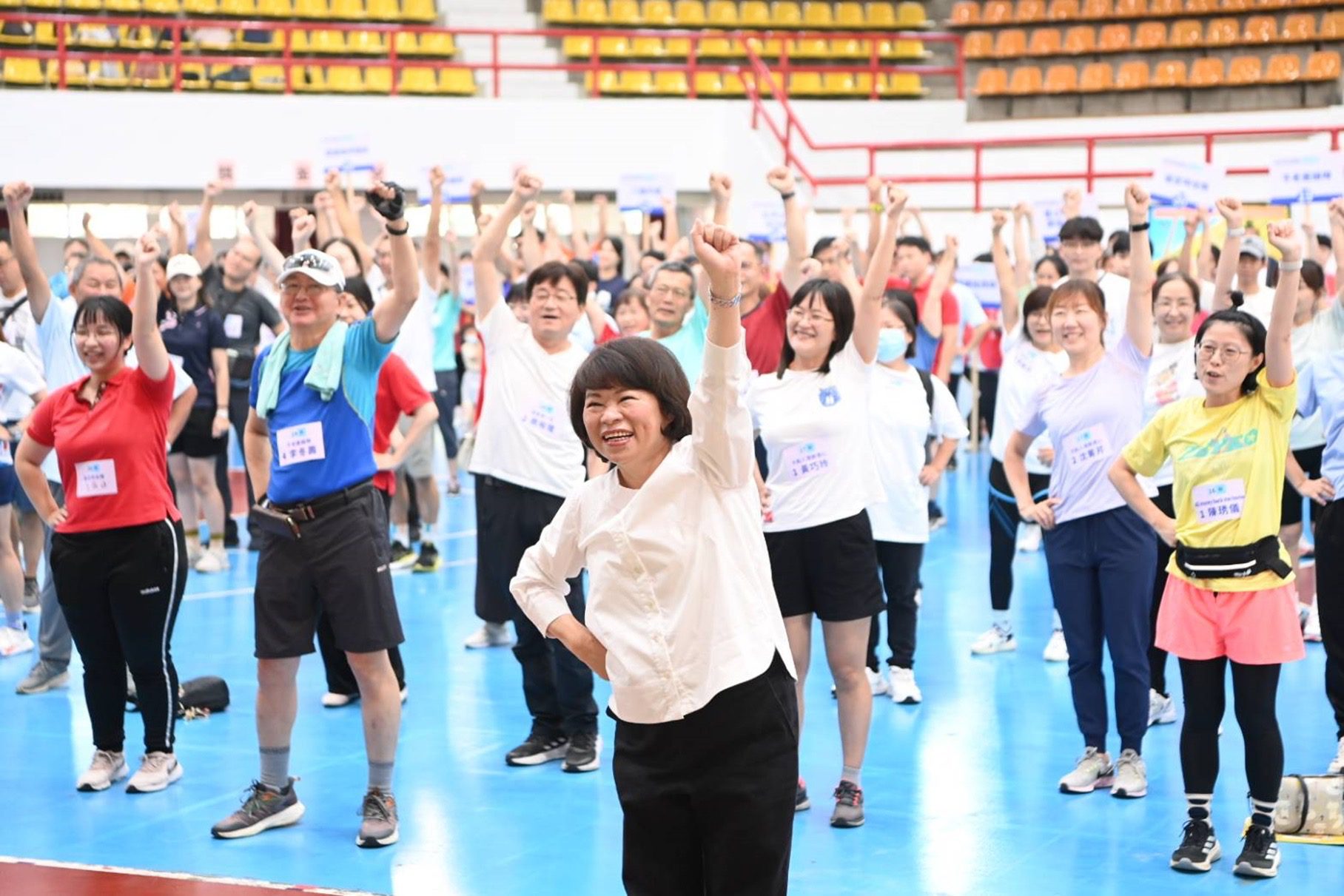 黃敏惠帶頭做暖身　嘉市科技運動會萬箭齊發推動運動風氣