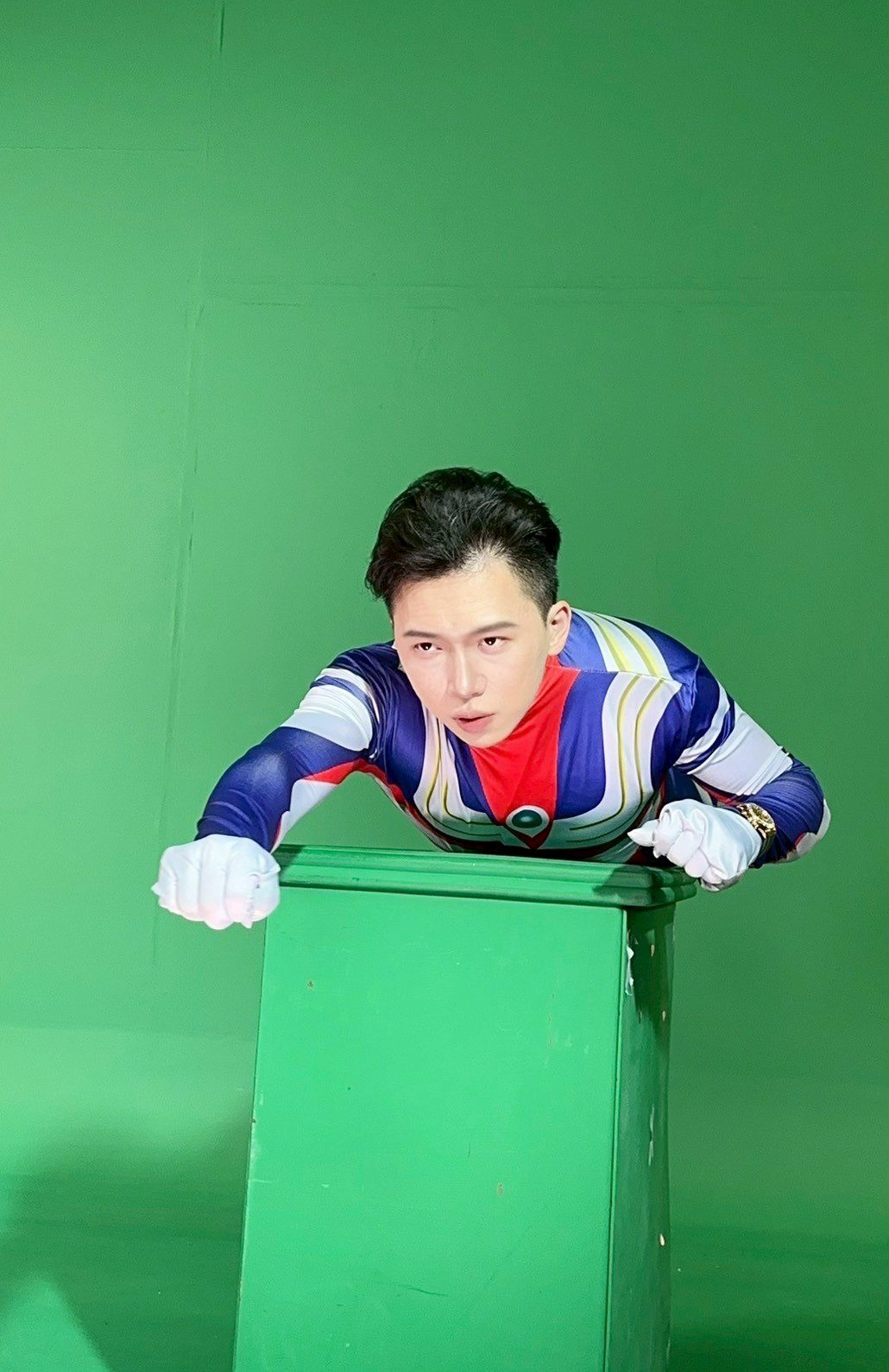 周靄宏變身奧特曼銀河英雄 對決金錢怪獸