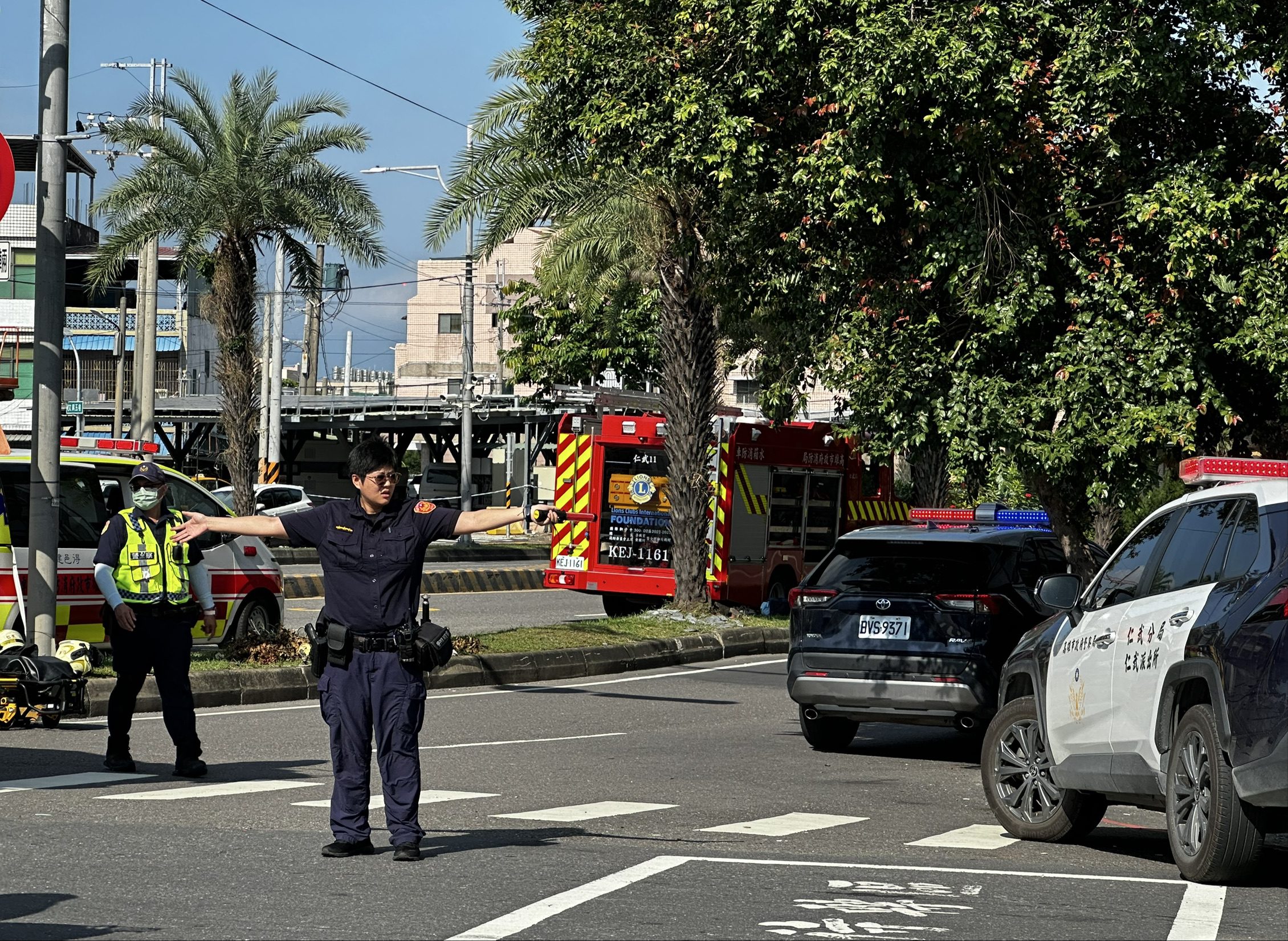 高雄市仁武區中正路與水管路口今早發生死亡車禍。民眾提供