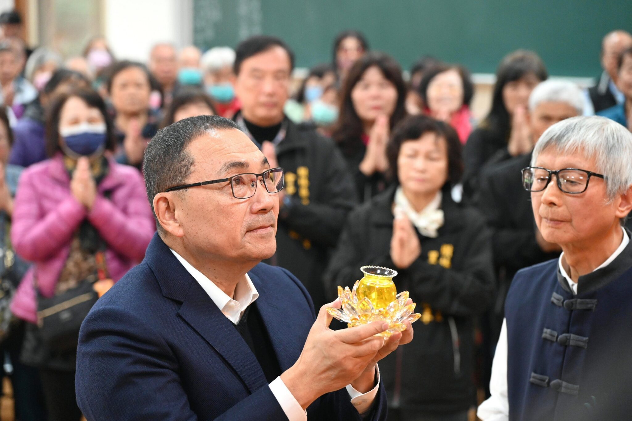 侯友宜樹林慈恩宮、光明寺參拜 恭祝阿彌陀佛聖誕 祈願市民安康樂業
