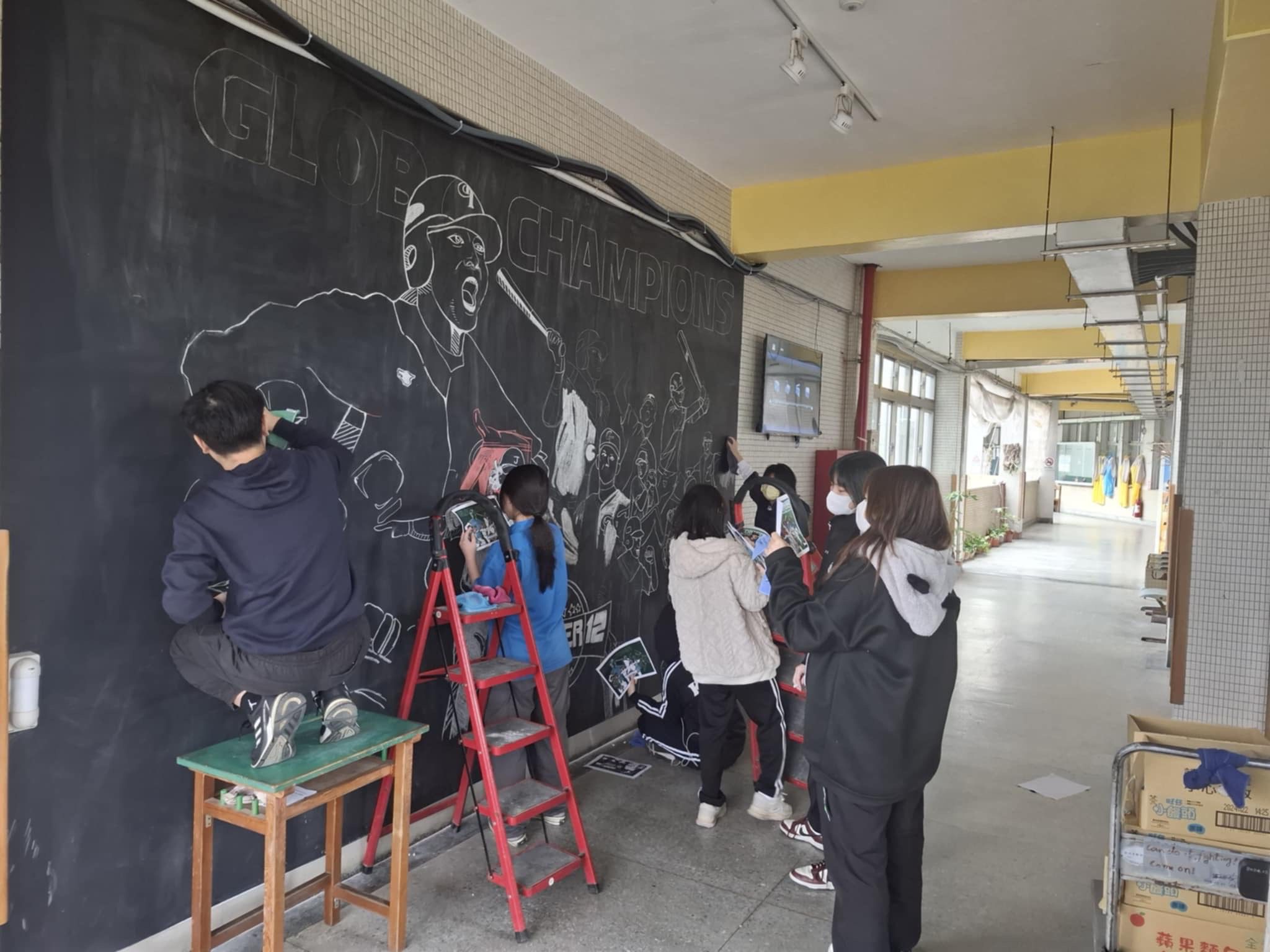 大手牽小手　Team Taiwan黑板彩繪藝術活動