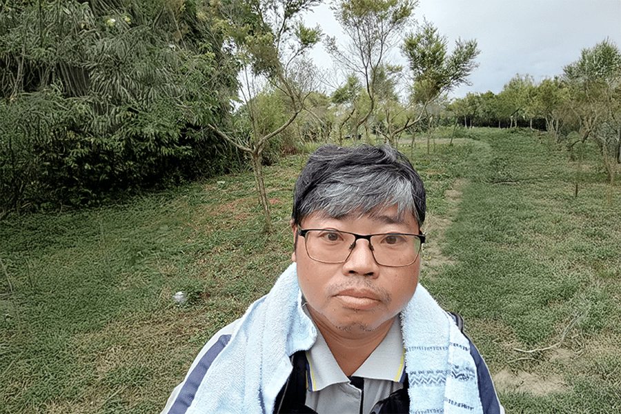 人物專訪｜從土地長出的誠實香氣——林建豪守護「安心牛茶樹農場」　春天茶樹花開滿山、未來攜手有機小農共創純淨新路