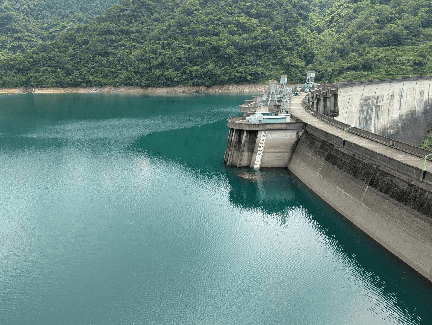 強颱「樺加沙」威脅 翡翠水庫預留37%庫容備戰  強颱「樺加沙」威脅 翡翠水庫預留37%庫容備戰