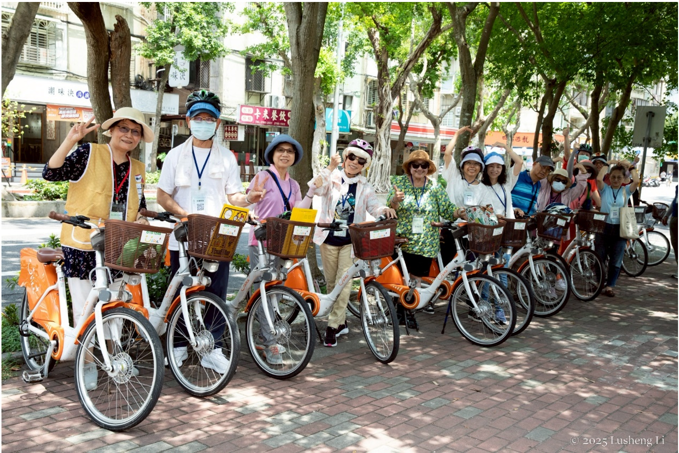 樂齡暢行！北市偕同臺師大帶領長者智慧體驗電輔車　前進數位生活