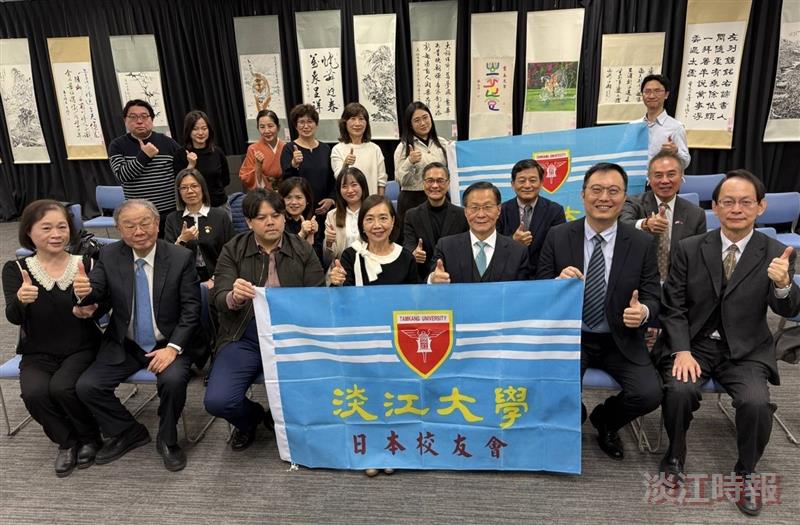 淡江大學校長葛煥昭親臨觀賞e筆暨張炳煌書畫展　期許推動更多雙軌轉型