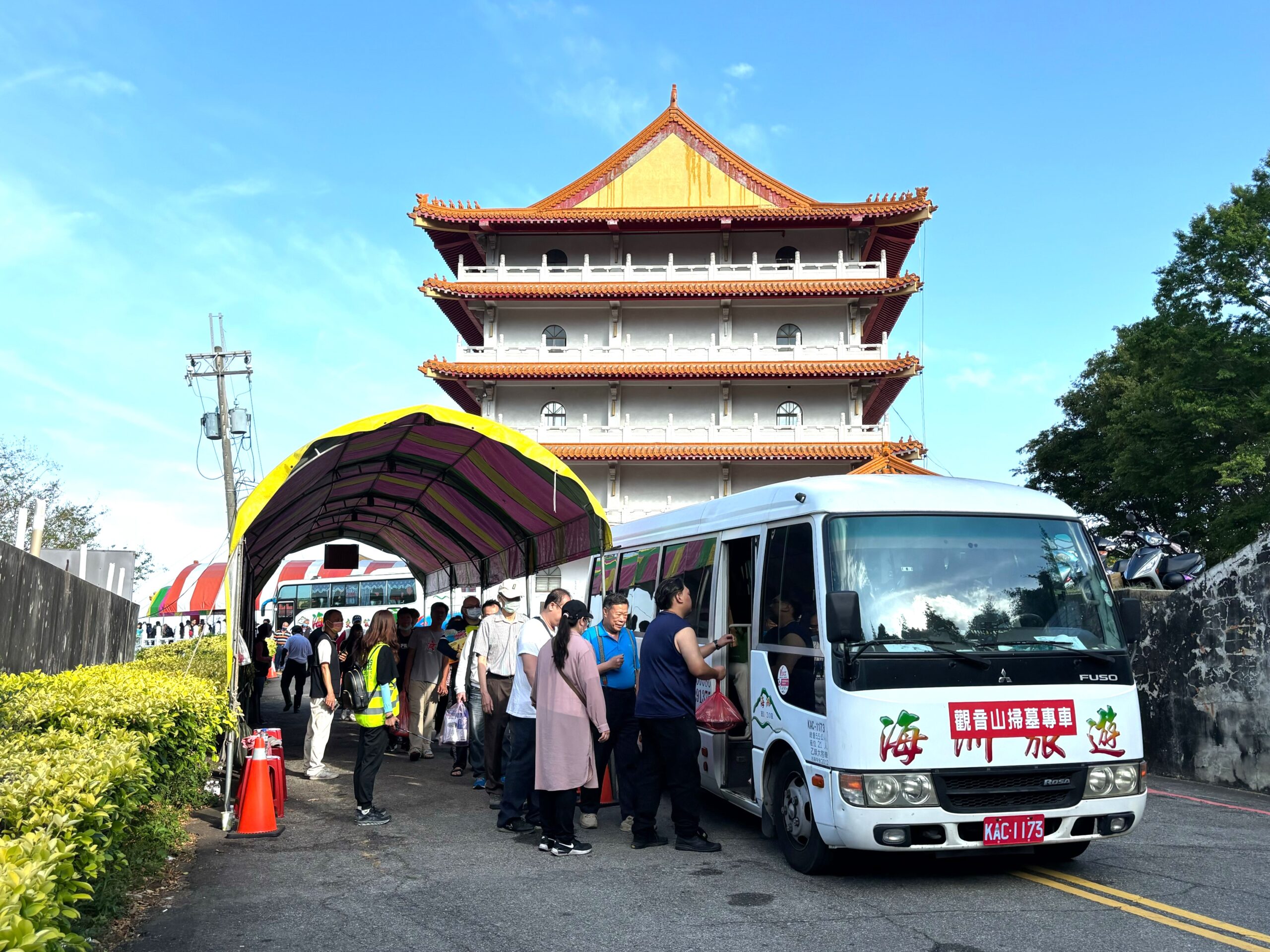 中市清明掃墓免費接駁專車3/15起跑　民政局長鼓勵提前掃墓或採線上追思