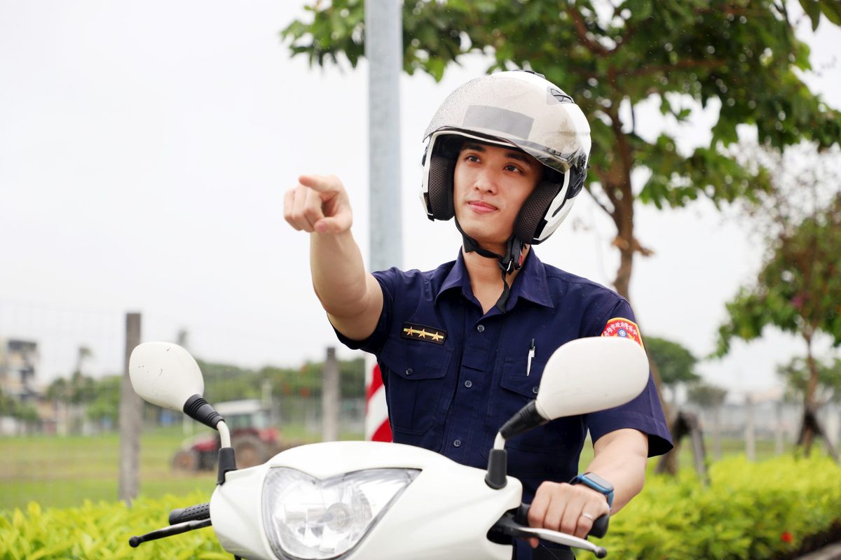 行車注意速限不超速、不搶快、多禮讓  交通安全有保障