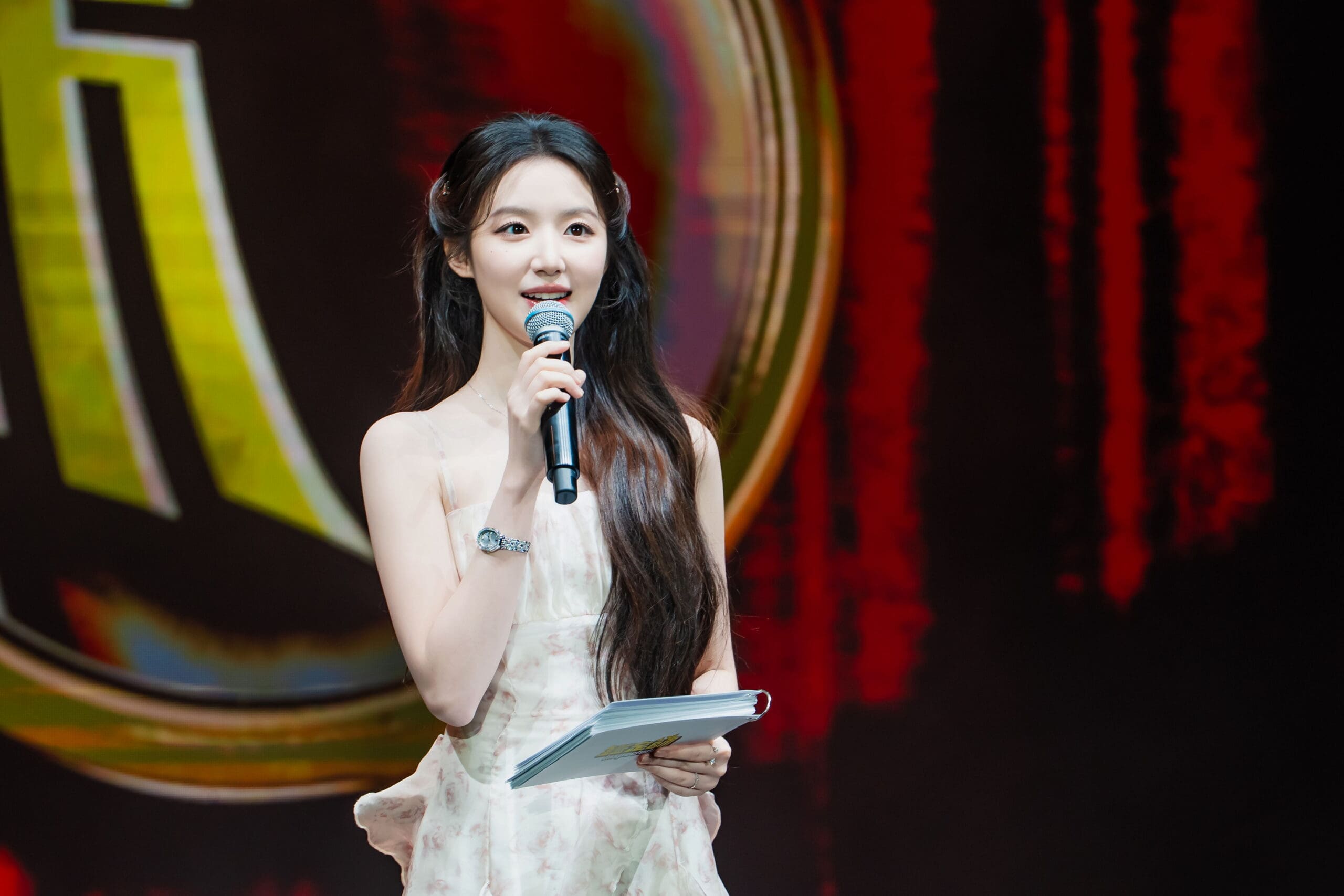 《鑑定師》舒華辦首場個人見面會 親手準備簽名禮與甜蜜蛋捲傳遞暖心祝福