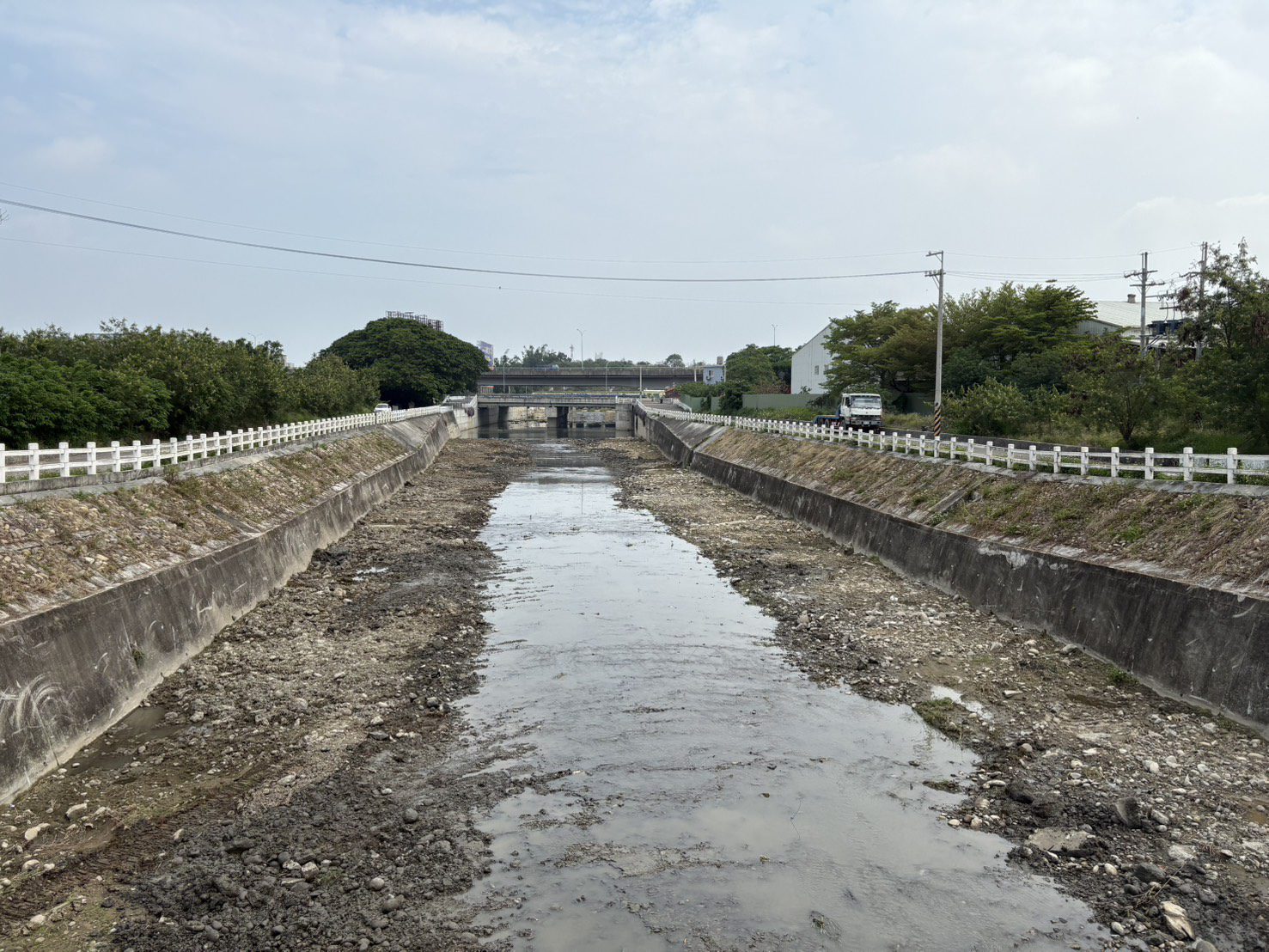 確保水路順暢　中市水利局汛期前完成清淤作業